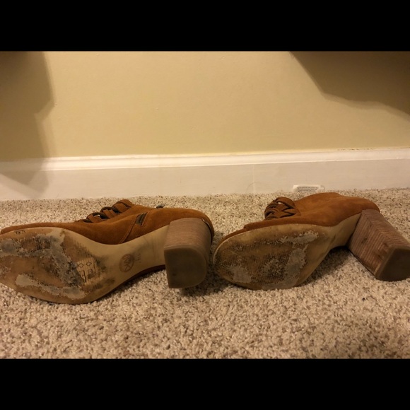 Camel suede Michael Kors peep toe heels - Picture 7 of 8